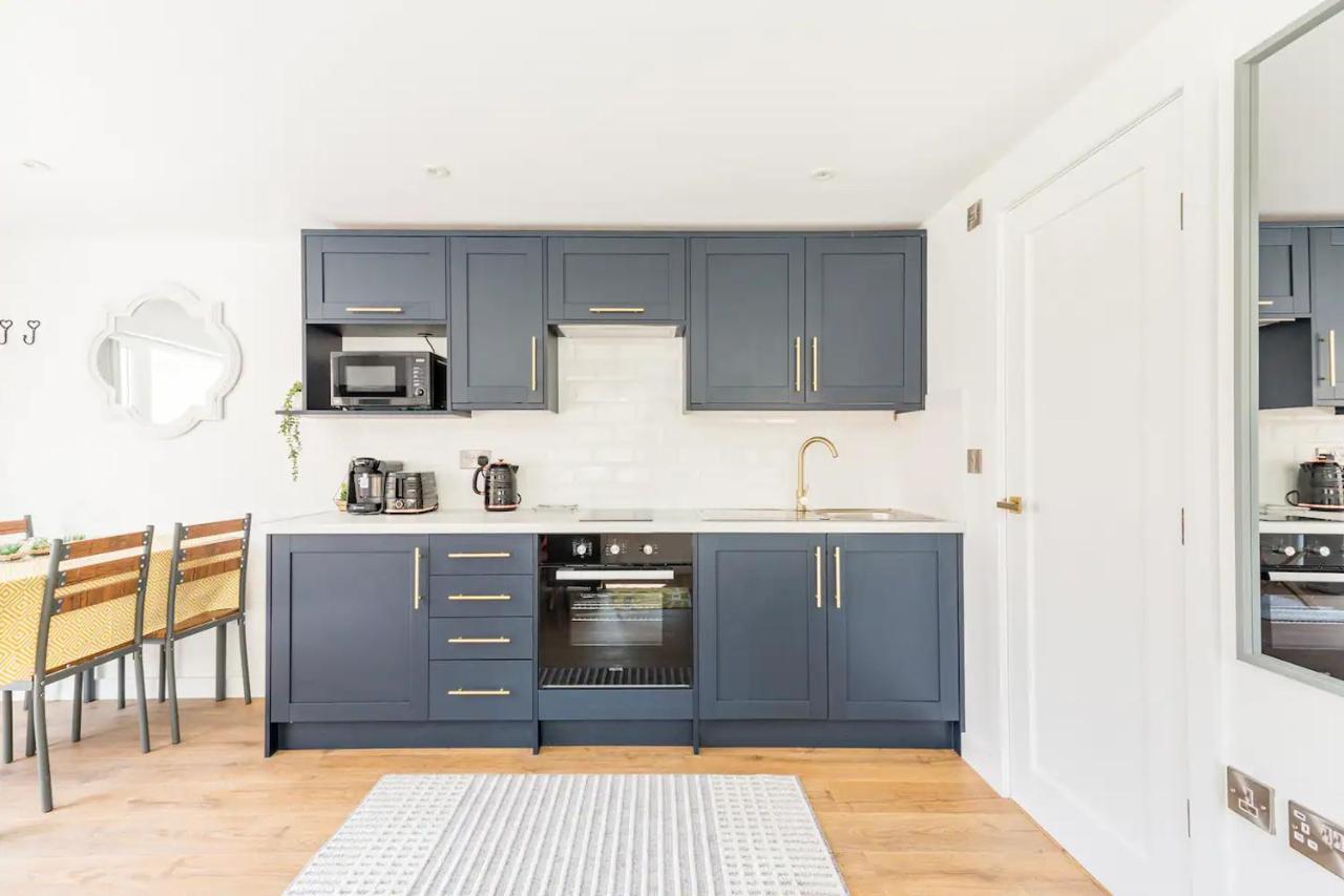 Charming Chester Studio With Private Garden & Free Parking Exterior photo
