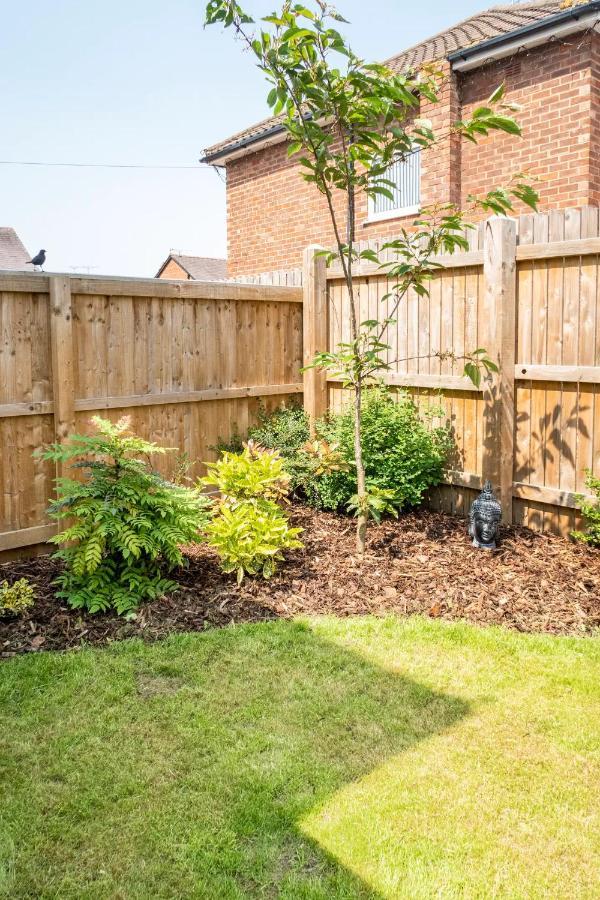 Charming Chester Studio With Private Garden & Free Parking Exterior photo