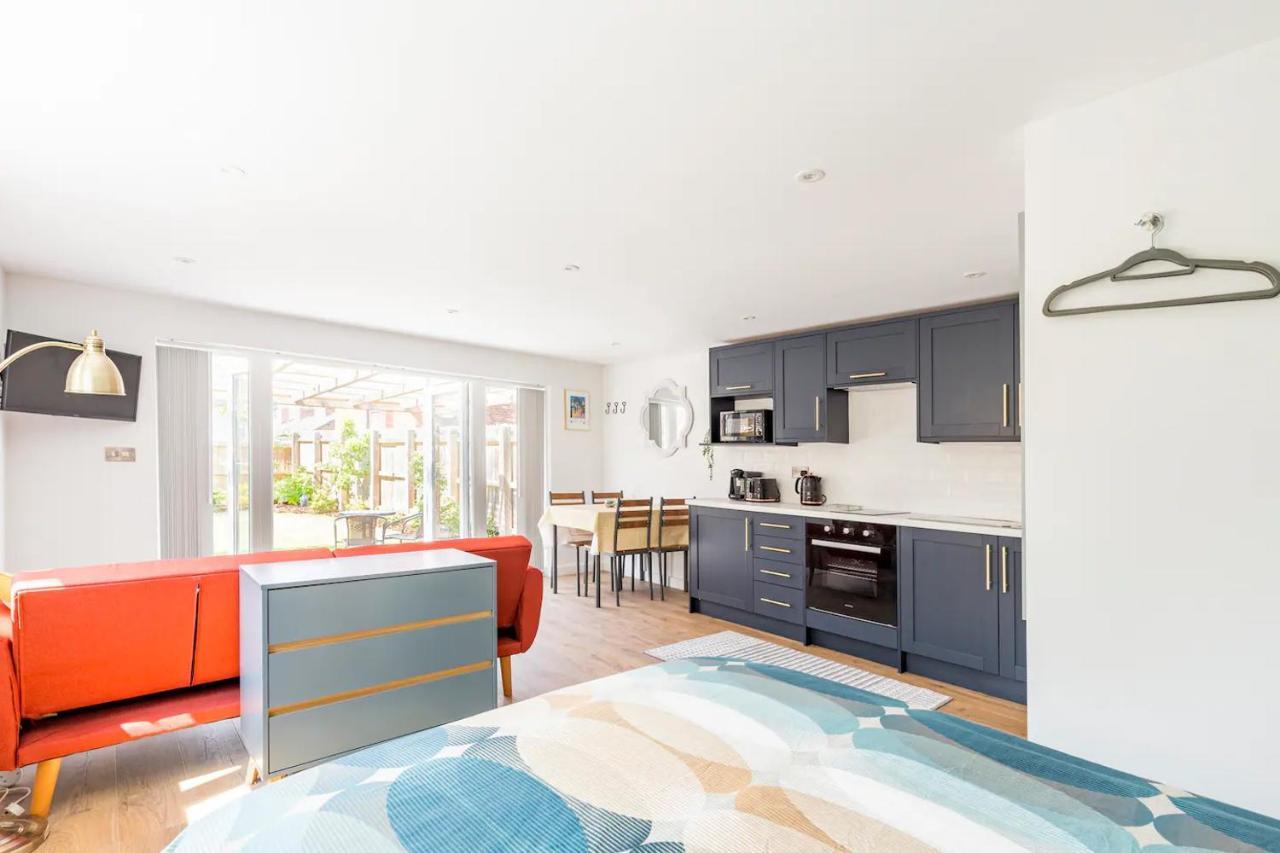 Charming Chester Studio With Private Garden & Free Parking Exterior photo